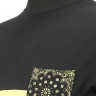 Черная футболка с золотистым принтом 23070725